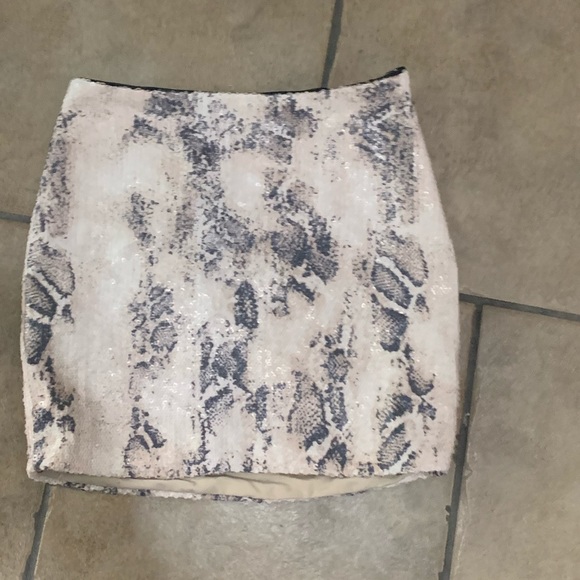 Bebé snake print sequin skirt - Picture 2 of 3